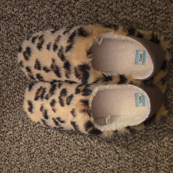 TOMS ladies slippers size 12.. - Picture 2 of 8